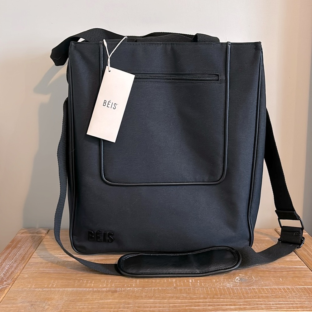 ** BRAND NEW/NEVER USED W TAGS ** Beis The North to South Tote.